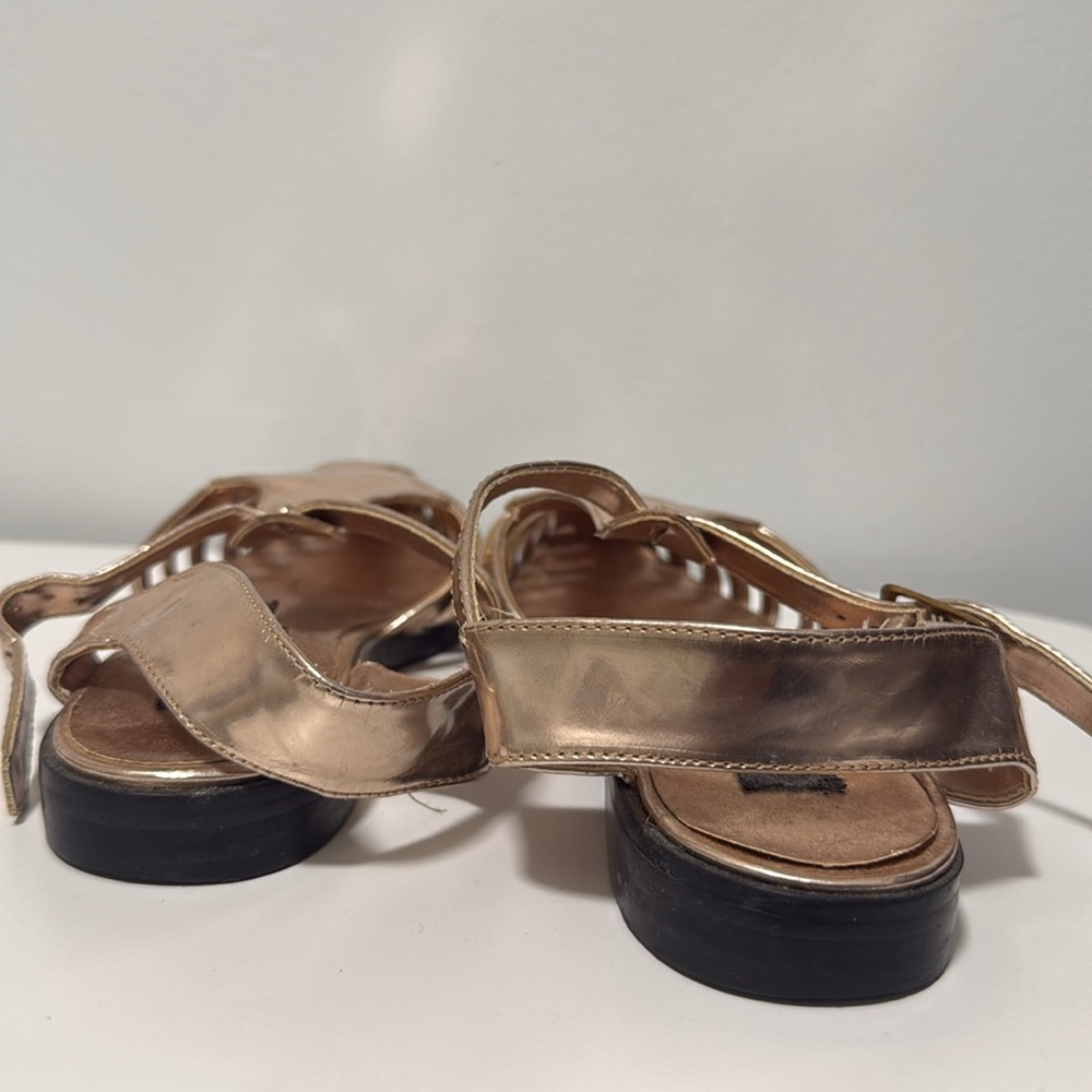 Flats - Picture 3 of 4